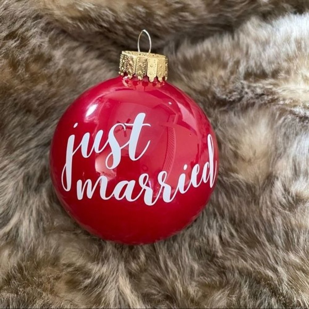 Just Married 2018 Glass Ornament